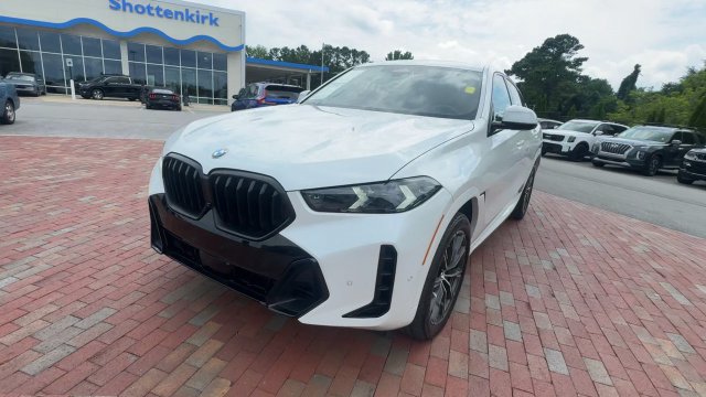 Used 2026 BMW X6 xDrive40i AWD/4WD image 6