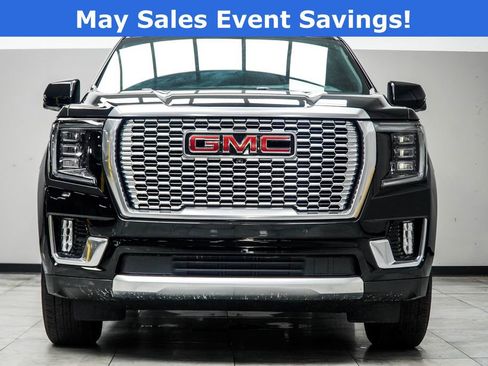 Used 2021 GMC Yukon Denali w/ Denali Premium Package AWD/4WD image 8