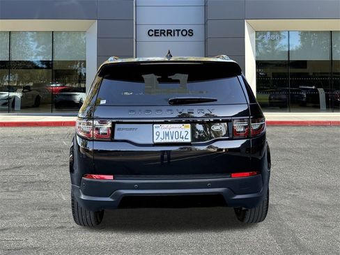 Used 2023 Land Rover Discovery Sport SE image 7