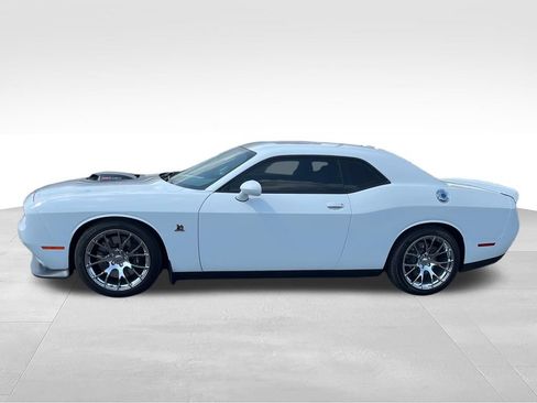 Used 2019 Dodge Challenger R/T Scat Pack w/ Shaker Package RWD image 2