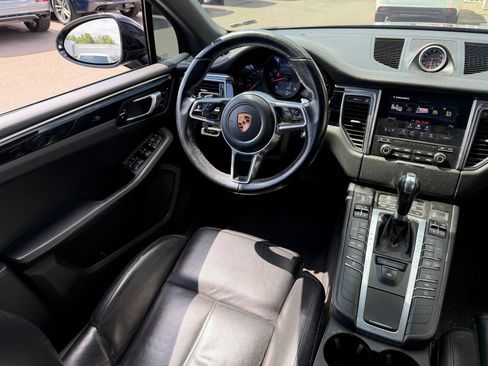 Used 2018 Porsche Macan AWD/4WD image 6