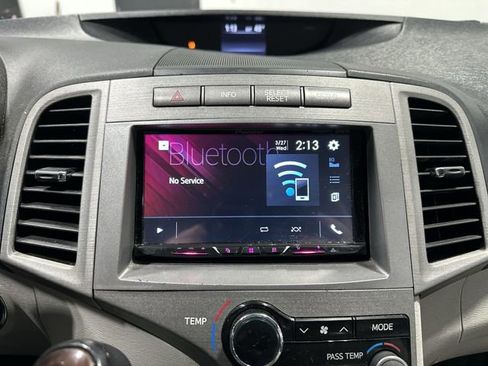 Used 2010 Toyota Venza AWD image 28