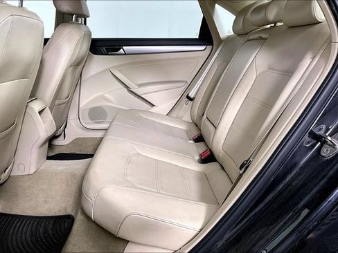Used 2015 Volkswagen Passat 1.8T Limited Edition FWD image 3