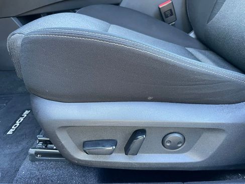 Used 2025 Nissan Rogue SV FWD image 16