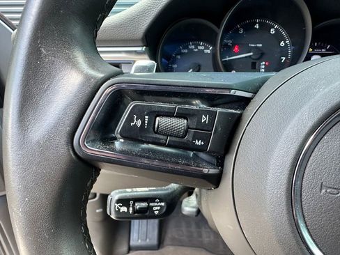 Certified 2023 Porsche Macan AWD/4WD image 24
