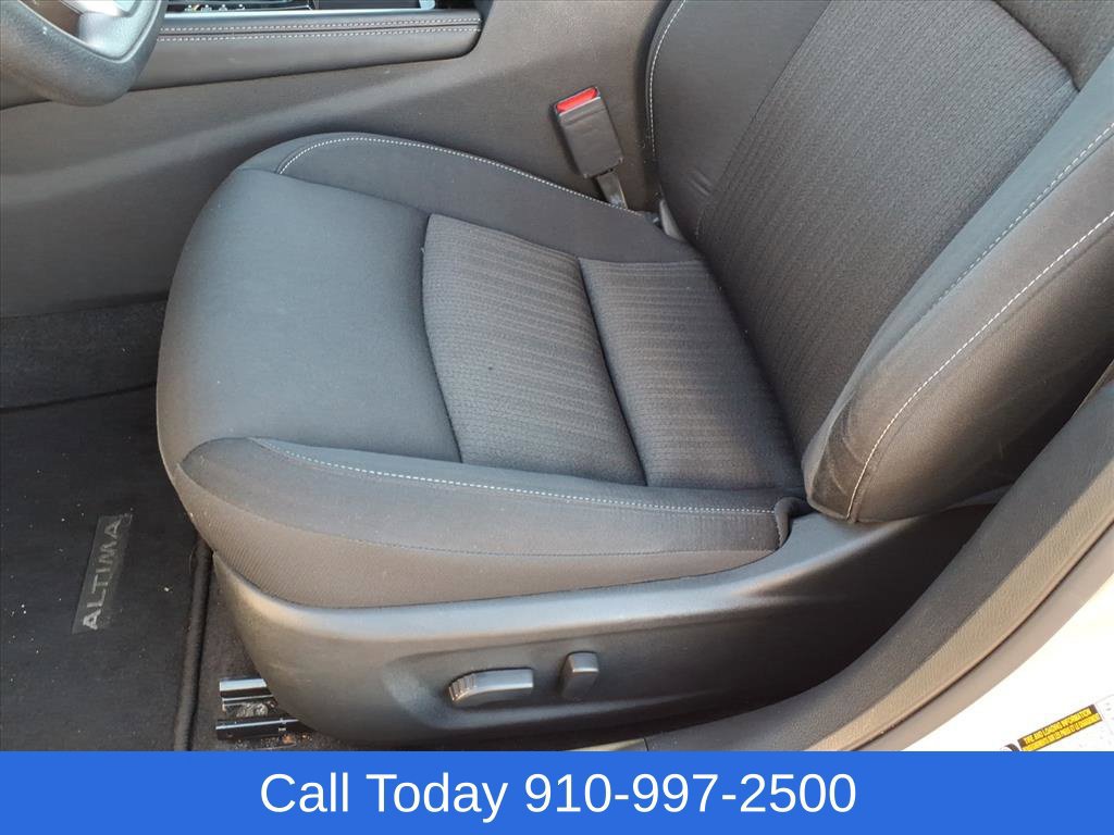Used 2023 Nissan Altima 2.5 SV FWD image 16
