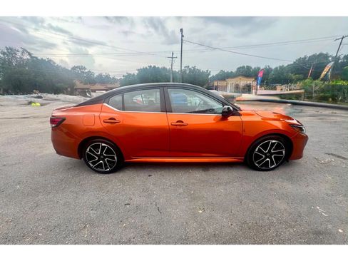 Used 2025 Nissan Sentra SR FWD image 7