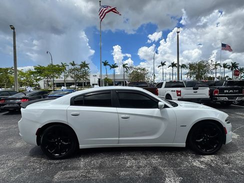 Used 2015 Dodge Charger R/T w/ Plus Group RWD image 9