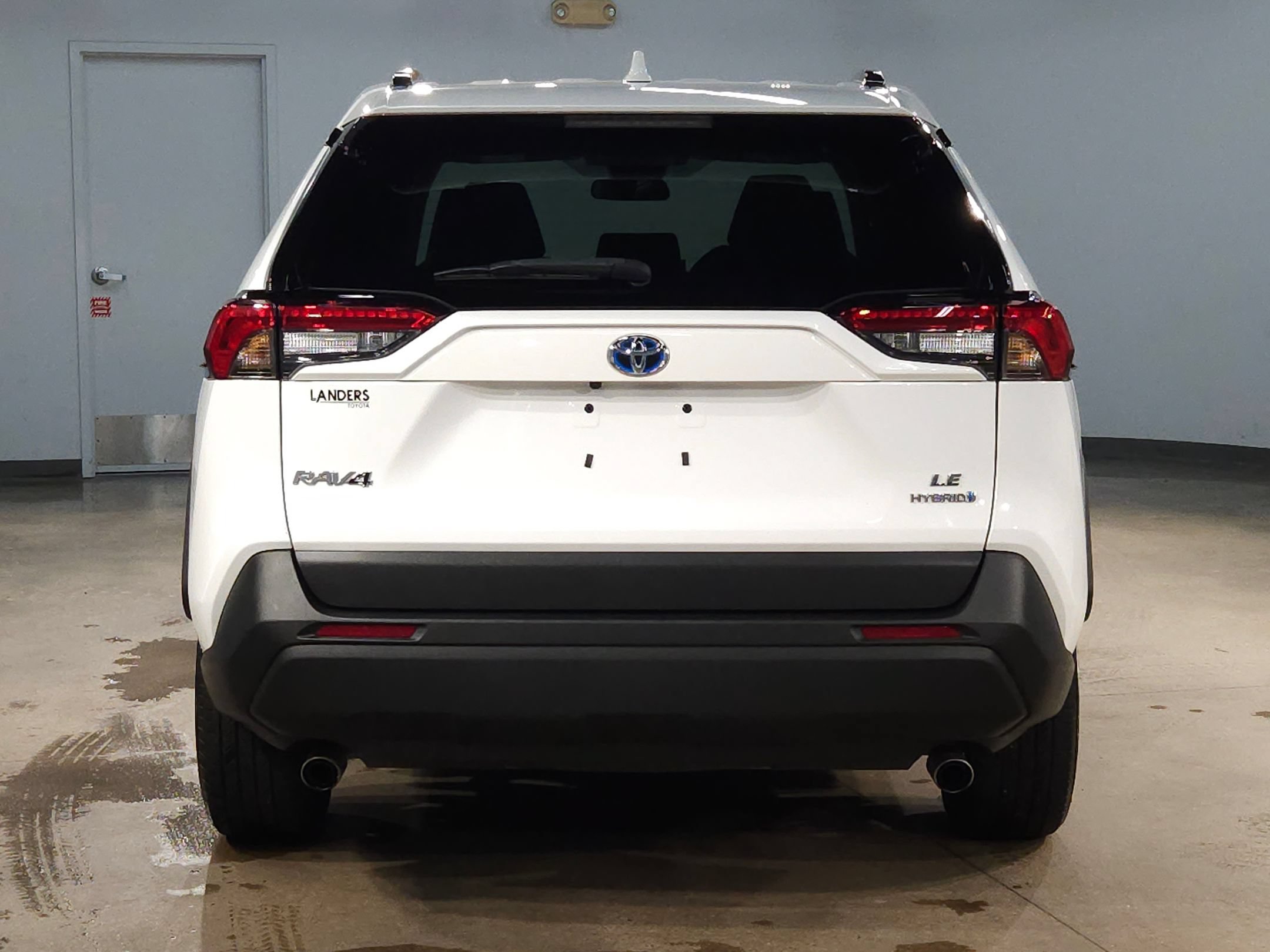 Used 2022 Toyota RAV4 LE AWD/4WD image 6