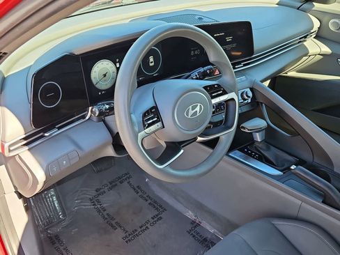 Used 2024 Hyundai Elantra SEL FWD image 14