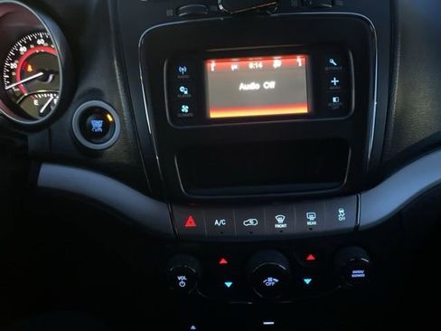 Used 2016 Dodge Journey SXT w/ Comfort/Convenience Group image 18