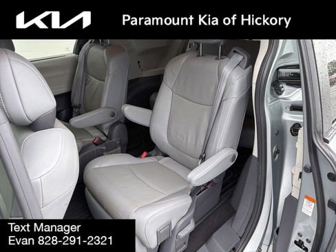 Used 2021 Toyota Sienna Limited FWD image 14