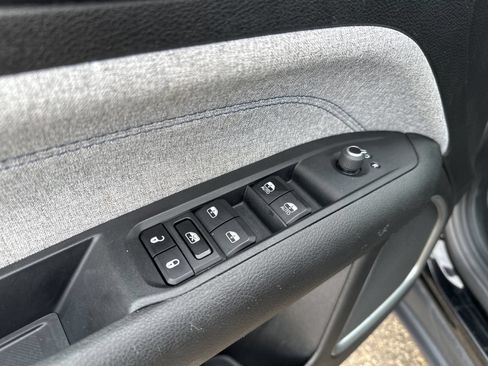 Used 2024 Jeep Compass Latitude AWD/4WD image 16