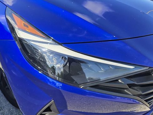 Used 2023 Hyundai Elantra SEL w/ Cargo Package FWD image 11
