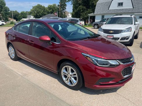 Used 2016 Chevrolet Cruze LT image 8