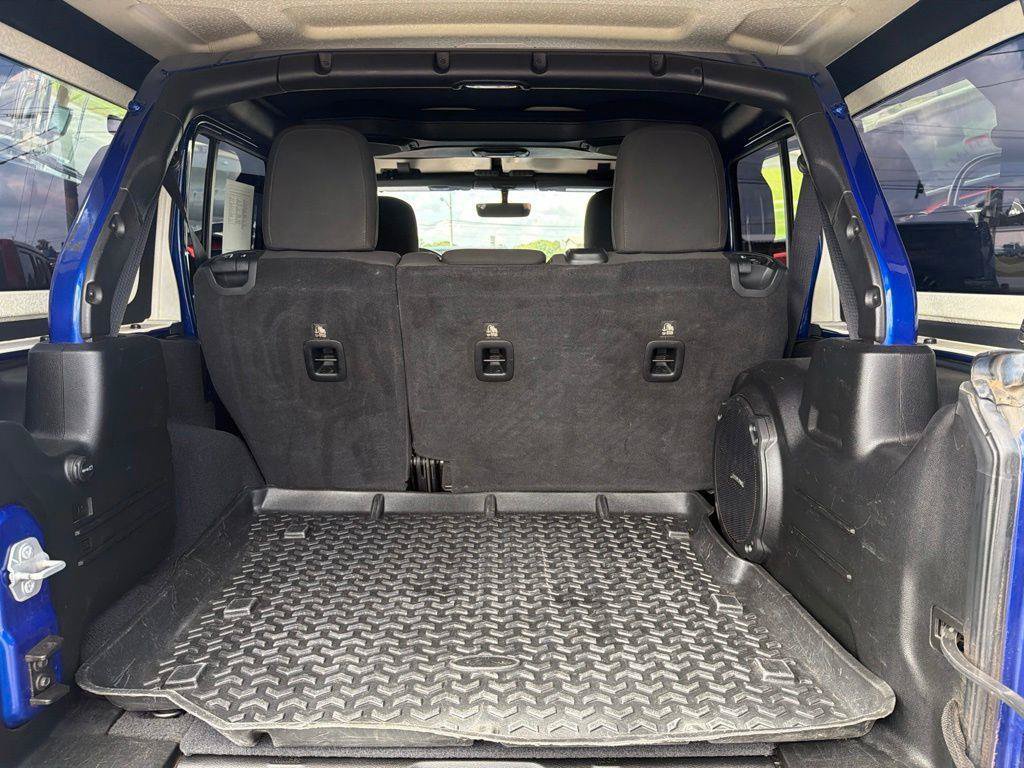 Used 2018 Jeep Wrangler Unlimited Rubicon AWD/4WD image 10