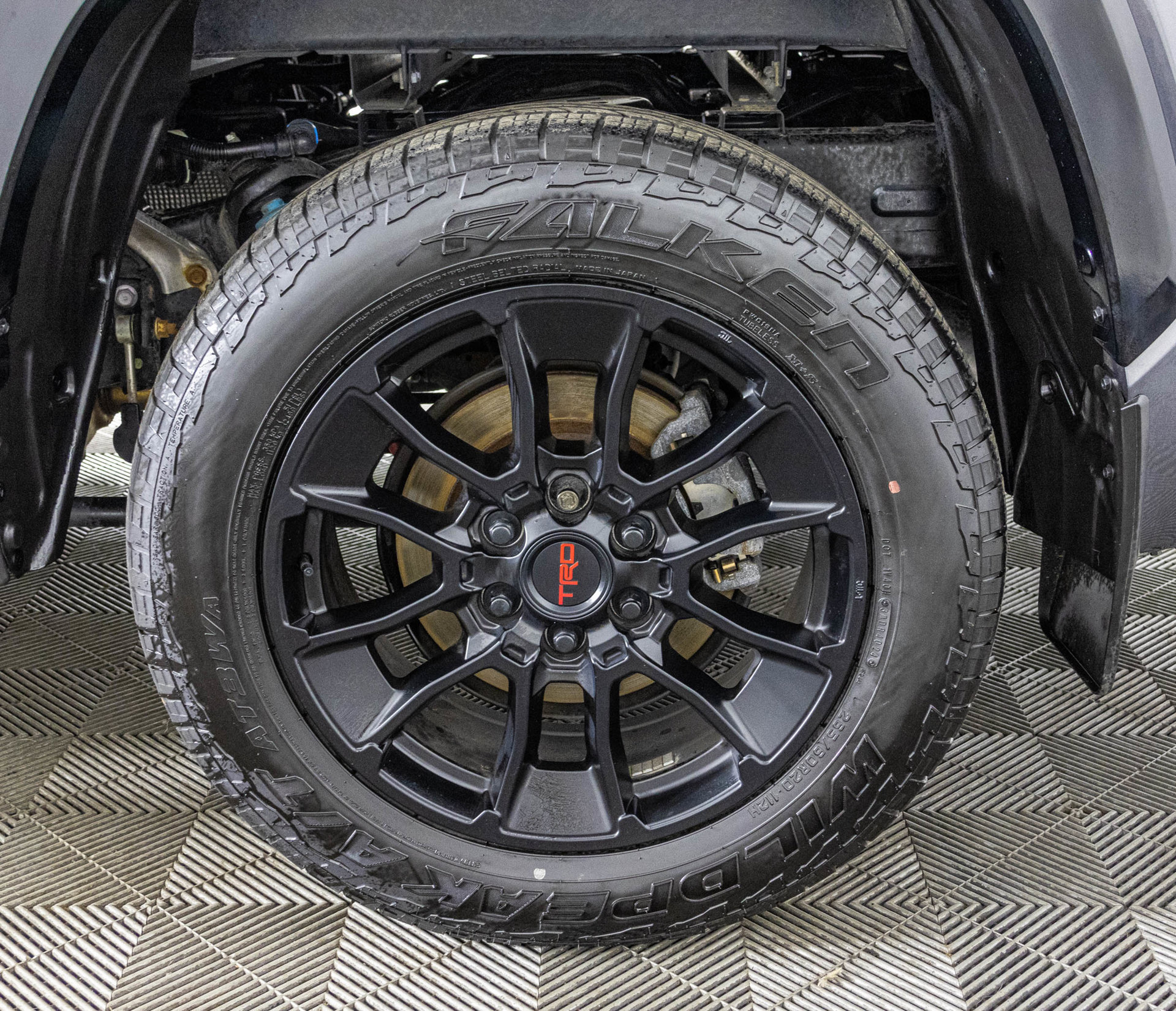 Used 2025 Toyota Tundra Platinum w/ TRD Off-Road Package AWD/4WD image 50