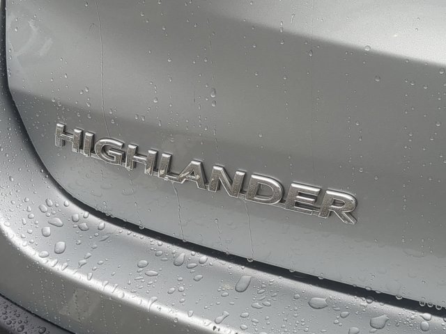 Used 2019 Toyota Highlander LE FWD image 13