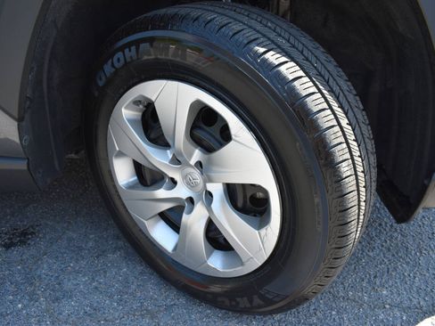 Used 2021 Toyota RAV4 LE FWD image 45