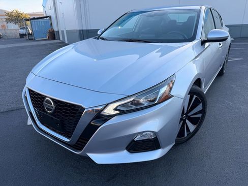 Used 2021 Nissan Altima 2.5 SV FWD image 12
