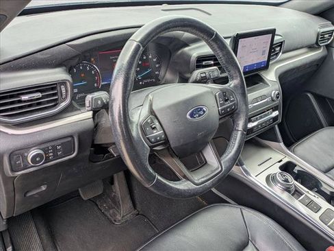 Used 2020 Ford Explorer XLT w/ Equipment Group 202A RWD image 10