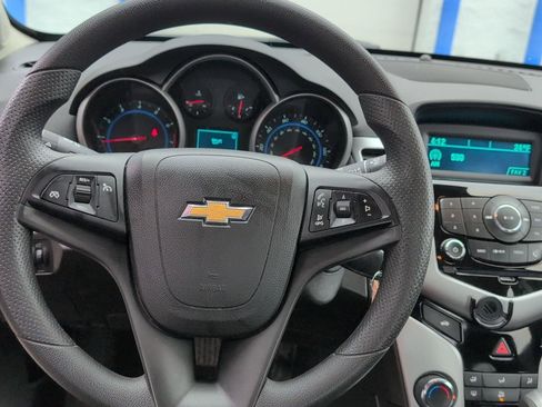 Used 2016 Chevrolet Cruze LT image 19