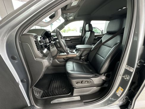 Certified 2023 Chevrolet Silverado 1500 RST w/ Redline Edition AWD/4WD image 19