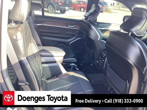 Used 2023 Jeep Grand Cherokee L Summit w/ Advanced Protech Group IV image 22