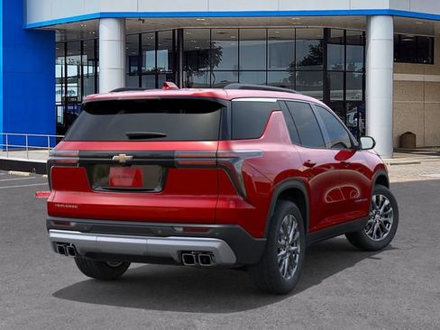 New 2026 Chevrolet Traverse LT w/ Sun and Wheel Package FWD image 4