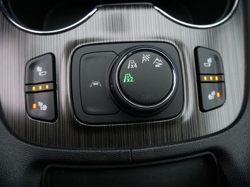 Used 2023 GMC Acadia SLT w/ LPO, Floor Liner Package image 31