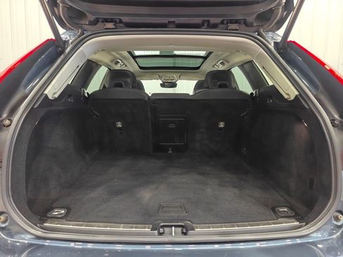Used 2023 Volvo XC60 B5 Plus AWD/4WD image 30