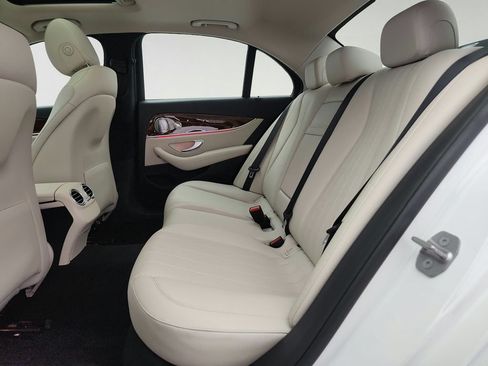 Used 2017 Mercedes-Benz E 300 4MATIC image 27