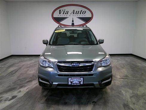 Used 2017 Subaru Forester 2.5i Premium w/ All-Weather Package image 5