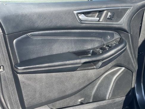 Certified 2017 Ford Edge Titanium w/ Technology Package image 20