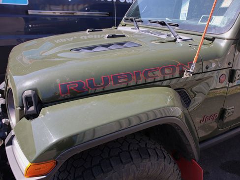 Used 2021 Jeep Gladiator Rubicon AWD/4WD image 7