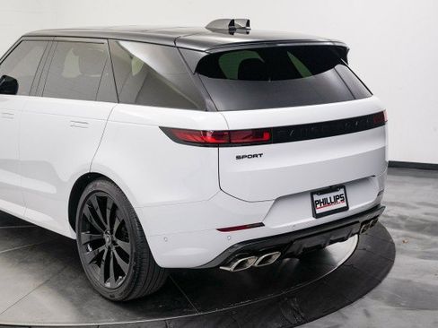 Used 2025 Land Rover Range Rover Sport Dynamic SE image 10