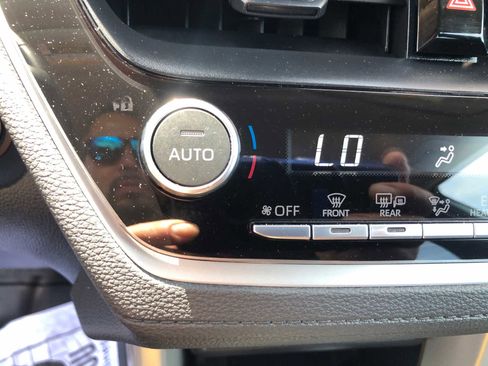 Certified 2025 Toyota Corolla Cross LE AWD/4WD image 15