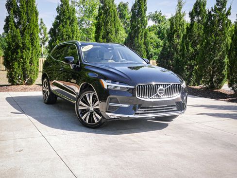Used 2022 Volvo XC60 B5 Inscription w/ Advanced Package FWD image 2
