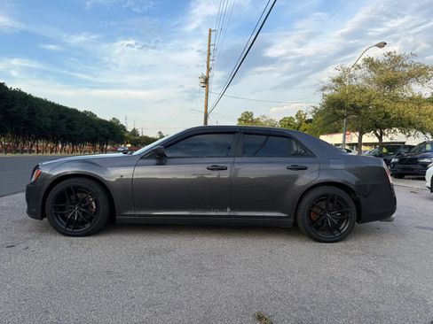 Used 2013 Chrysler 300 C RWD image 5