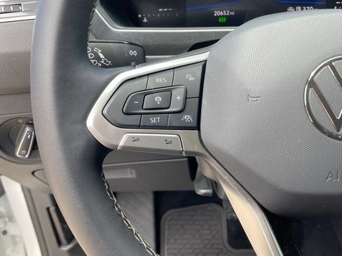 Used 2024 Volkswagen Tiguan SE FWD image 14