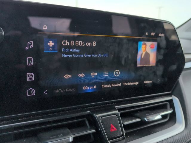 Used 2025 Chevrolet TrailBlazer LT w/ Driver Confidence Package FWD image 27