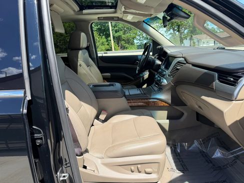 Used 2020 Chevrolet Suburban Premier AWD/4WD image 54