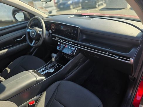 Certified 2025 Hyundai Tucson SEL image 9