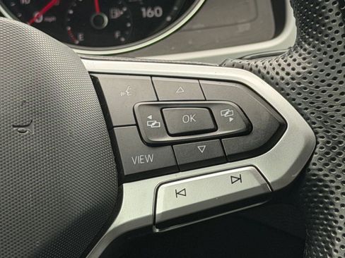 Used 2021 Volkswagen Atlas Cross Sport SE FWD image 25