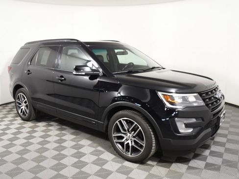 Used 2017 Ford Explorer Sport w/ Equipment Group 401A AWD/4WD image 8