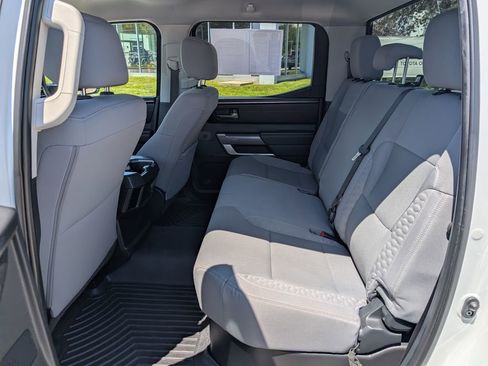 Used 2022 Toyota Tundra SR5 w/ SR5 Convenience Package AWD/4WD image 19