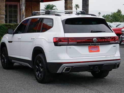 Used 2025 Volkswagen Atlas Peak Edition SE AWD/4WD image 6
