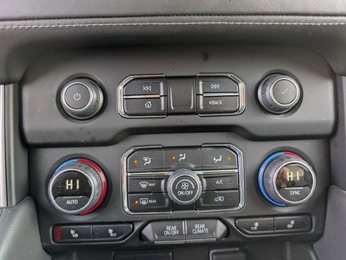 Used 2024 Chevrolet Tahoe LT w/ Luxury Package image 21