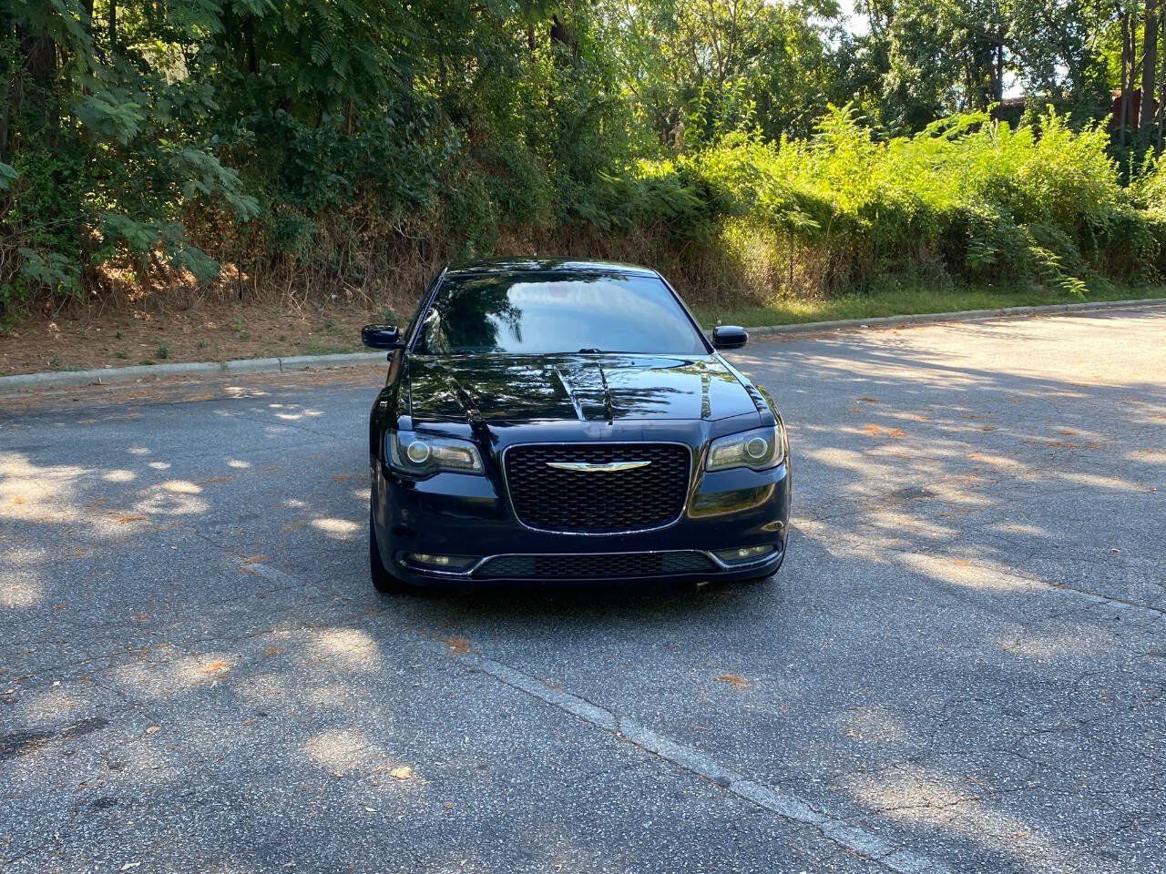 Used 2019 Chrysler 300 S RWD image 2