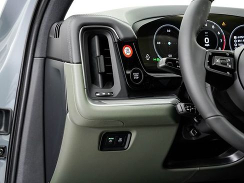 New 2026 Porsche Cayenne AWD/4WD image 13
